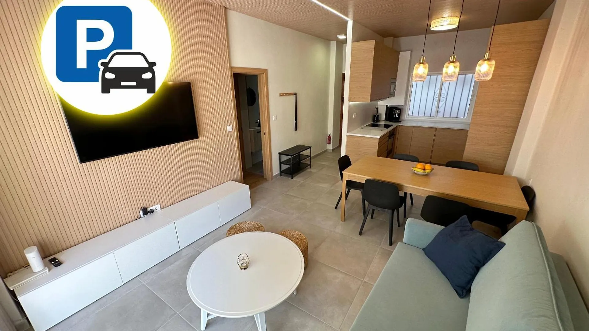 Comfortable Apartment In Center With Private Parking Garage location
